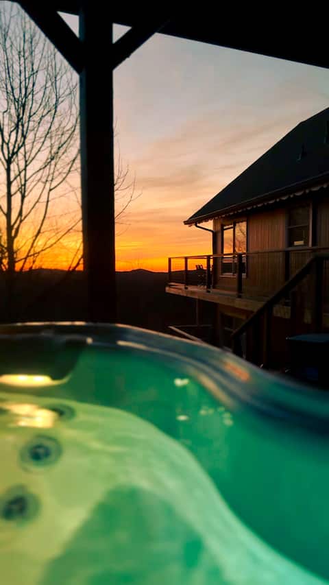 PanoView•Pickleball•PoolTable•Spa•Kings•Arcade•Fir