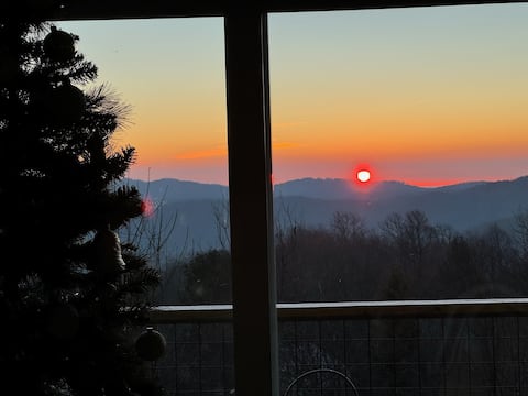Top performing Airbnb: PanoView•Pickleball•PoolTable•Spa•Kings•Arcade•Fir in Seven Devils
