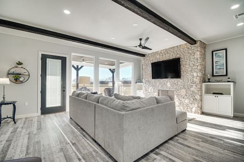 Lake & Sunset Views: Spacious Monkey Island Home