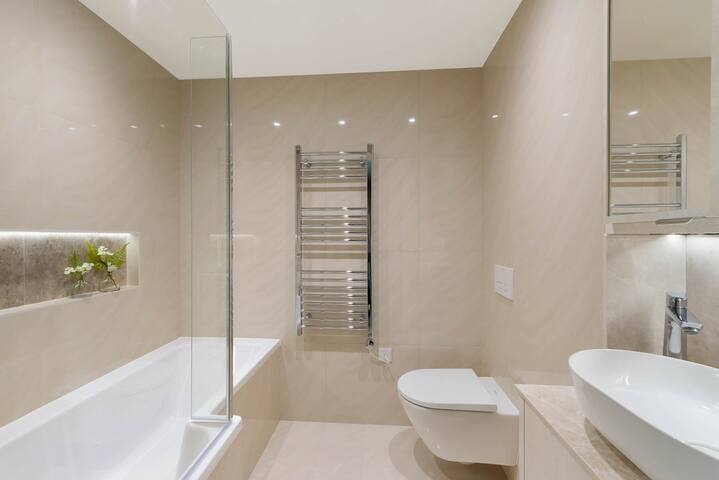 Amazing South Kensington Apartment gallery image 5