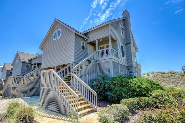 Helmstetler | Pool + Beach Access! - Topsail Beach, NC