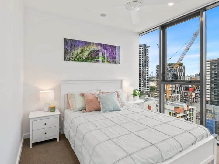 9f42898a-19e8-4eda-86fb-086e6ee54282