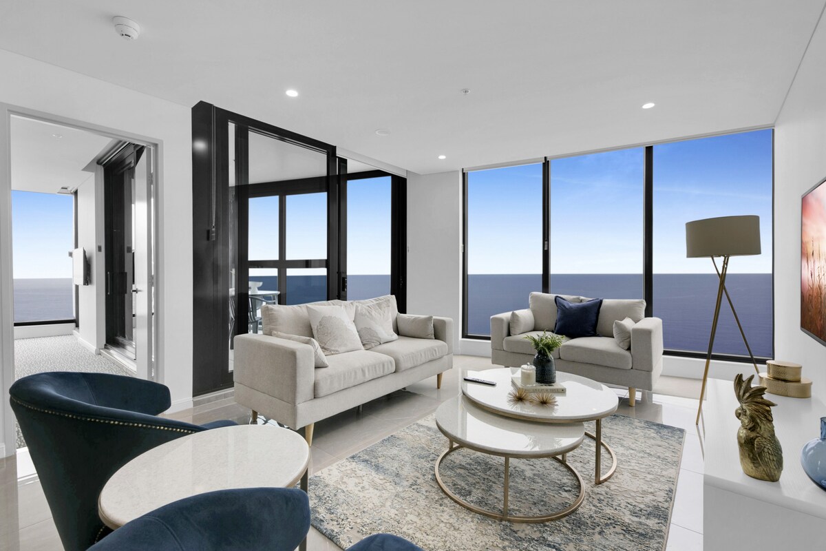 Gallery Detail: 71St Floor Premium Stay With Expansive Ocean Views