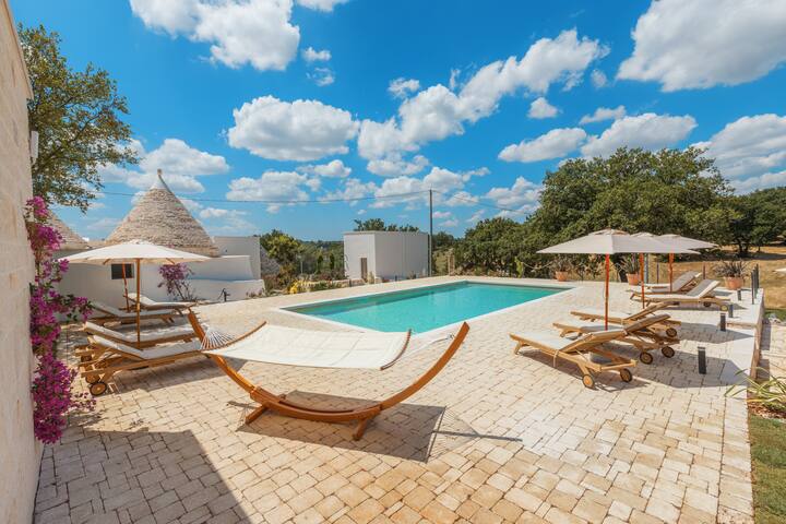 Trulli Zaccano con Piscina Privata gallery image 3