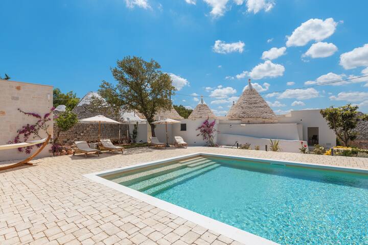 Trulli Zaccano con Piscina Privata gallery image 5
