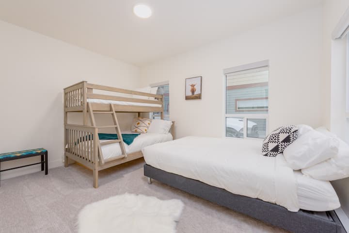 Bedroom 3 - Twin over double and Queen