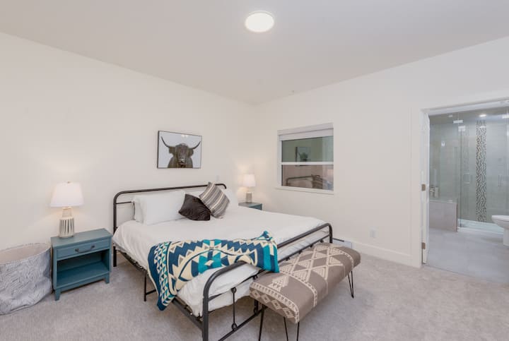 Master Bedroom - King