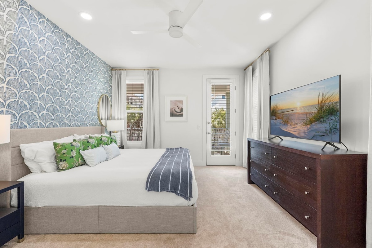 Dormitorio principal con acceso al balcón