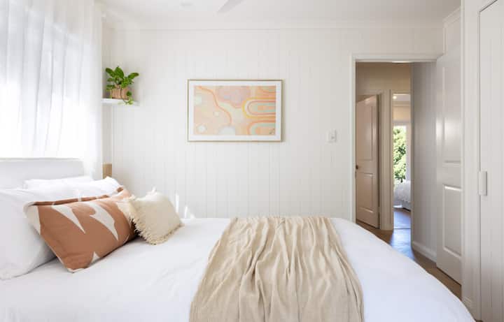 סוויטת קווין 3 מוארת ומאווררת.