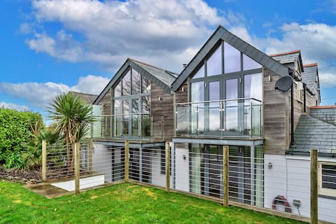 Finest Retreats | Dingles Cottage