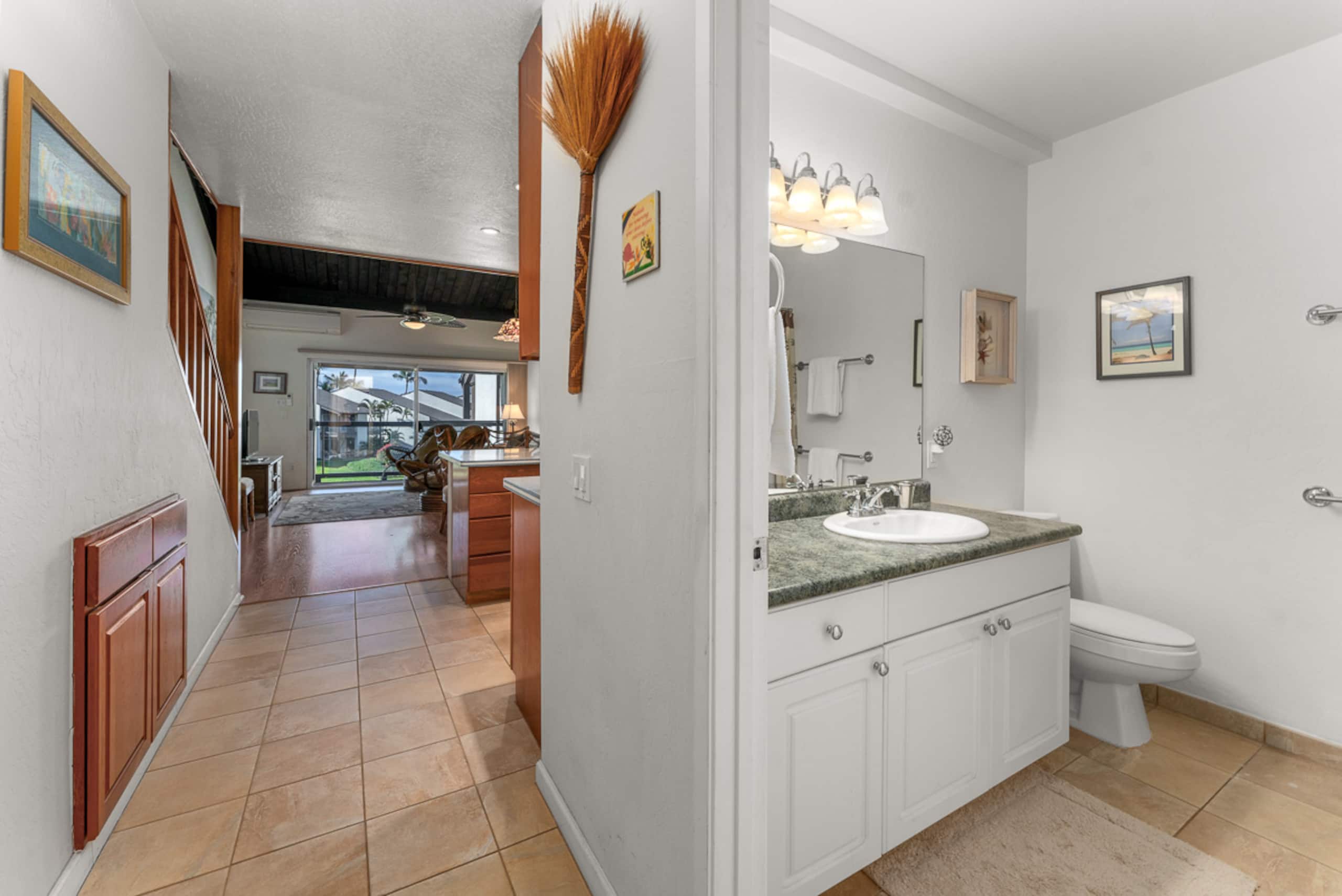 Conveniently located two bedroom two bath HK319 - Image 12