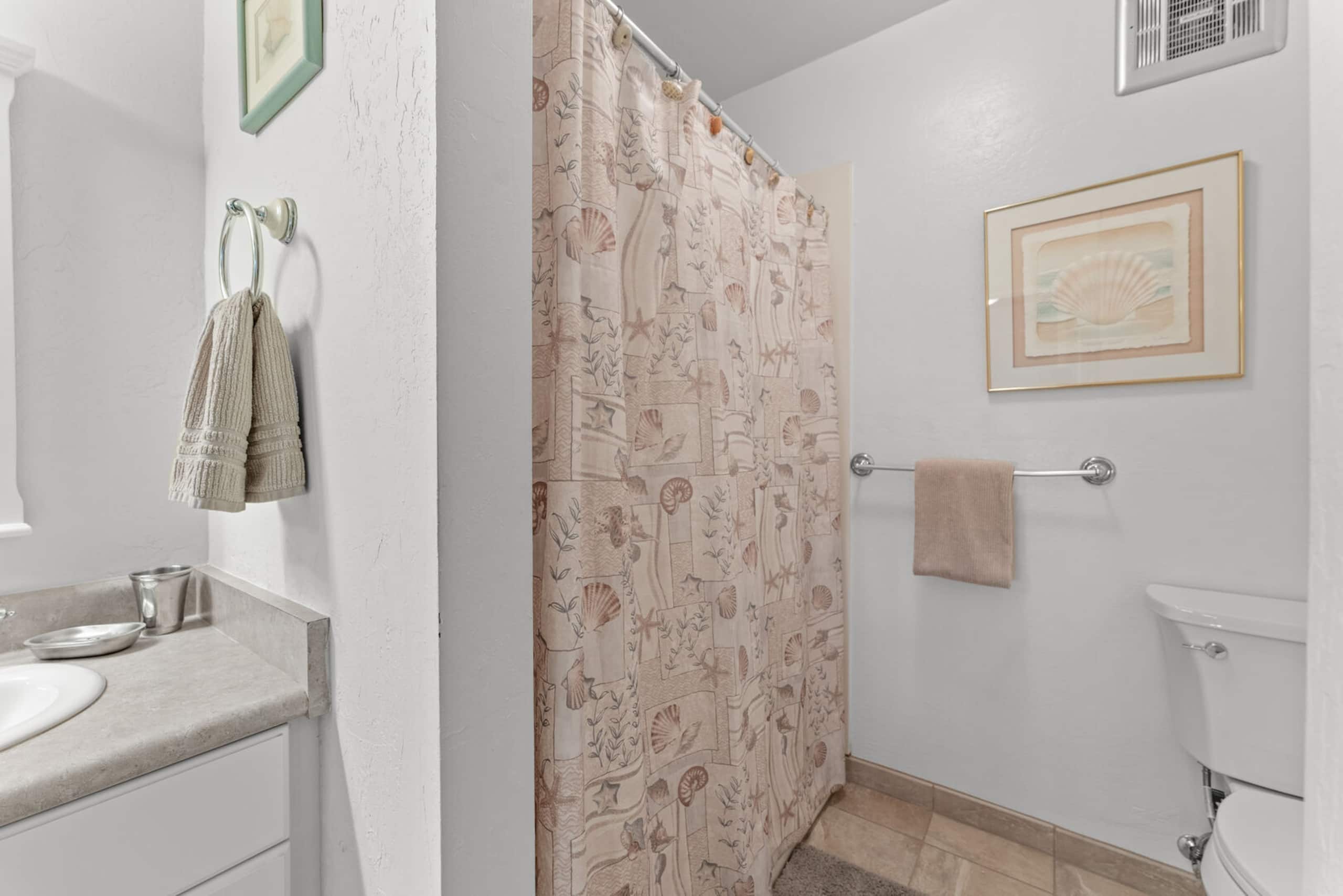 Conveniently located two bedroom two bath HK319 - Image 24