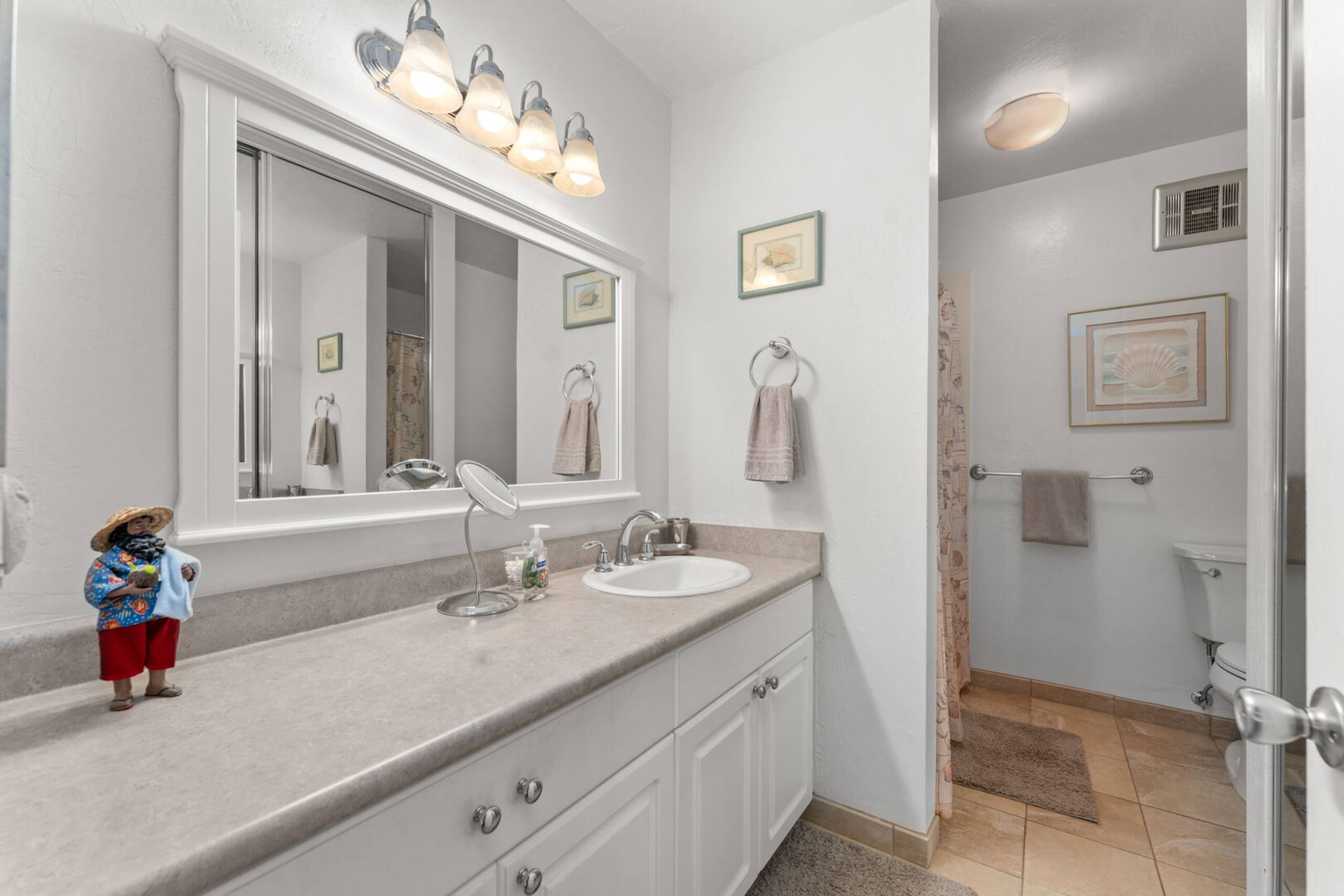 Conveniently located two bedroom two bath HK319 - Image 25