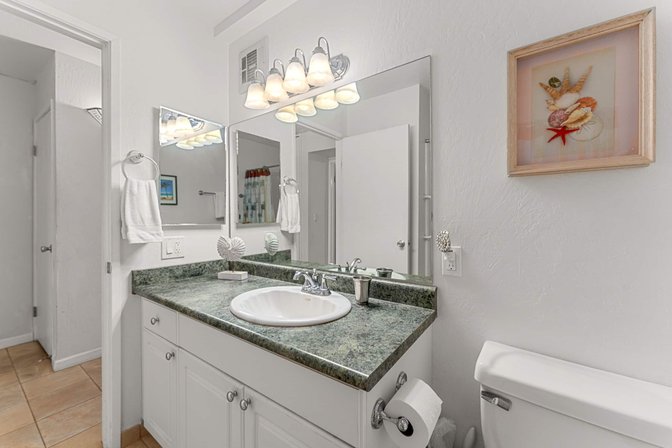 Conveniently located two bedroom two bath HK319 - Image 14