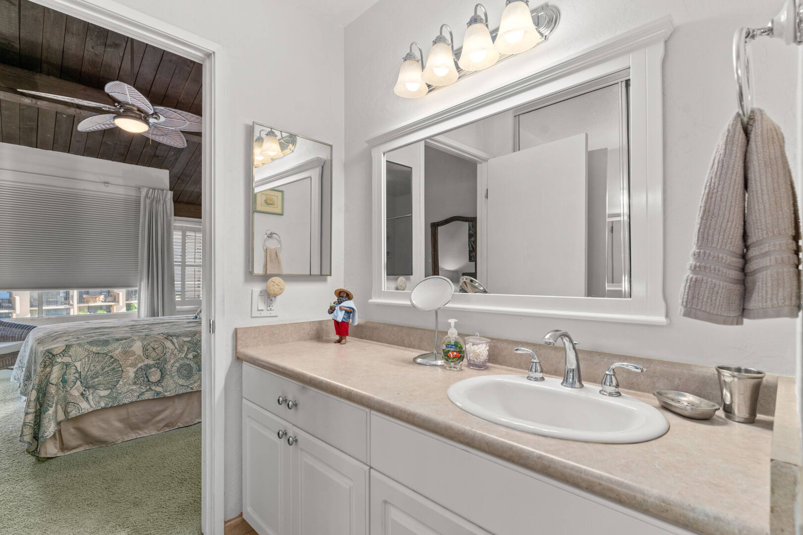 Conveniently located two bedroom two bath HK319 - Image 26