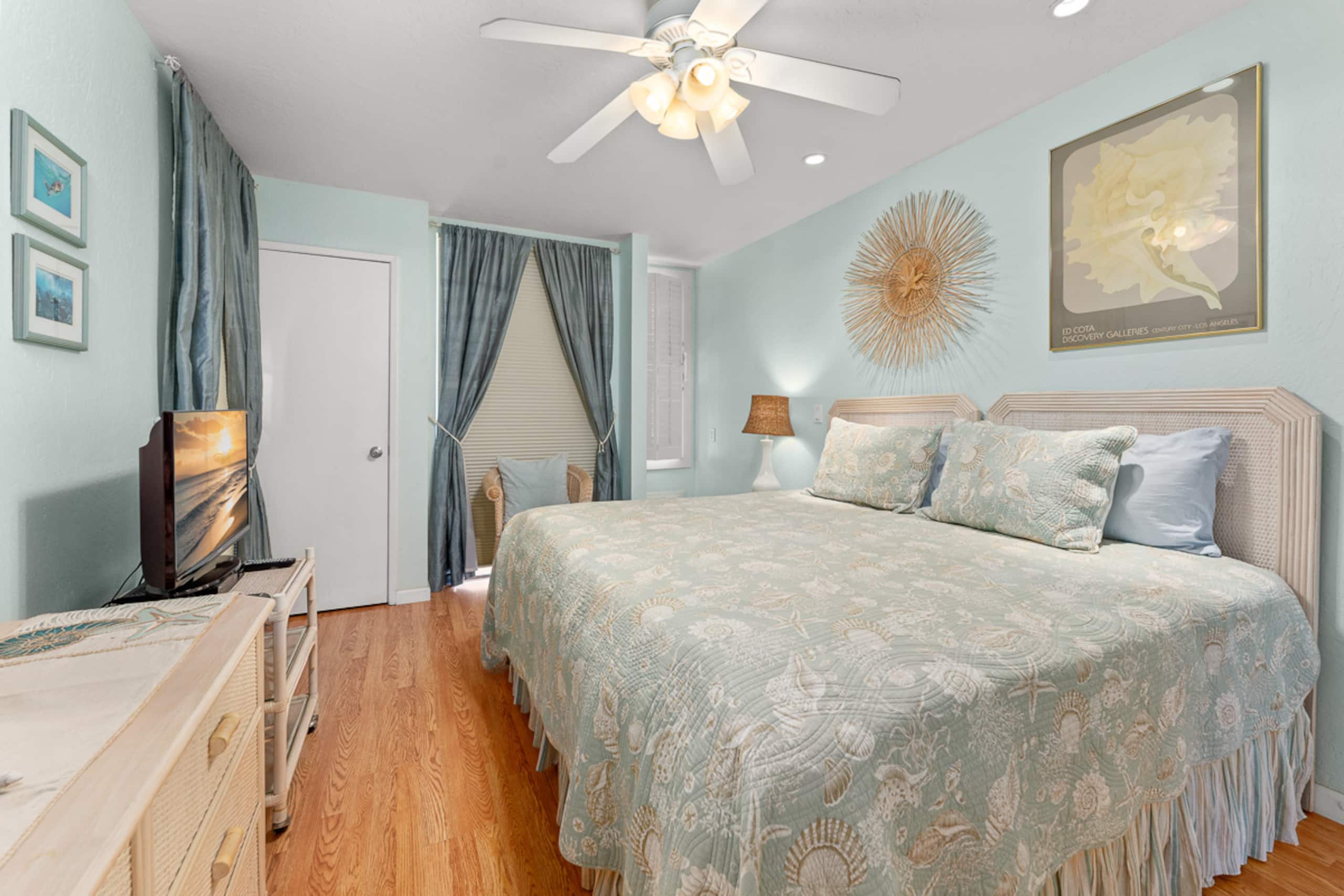 Conveniently located two bedroom two bath HK319 - Image 17