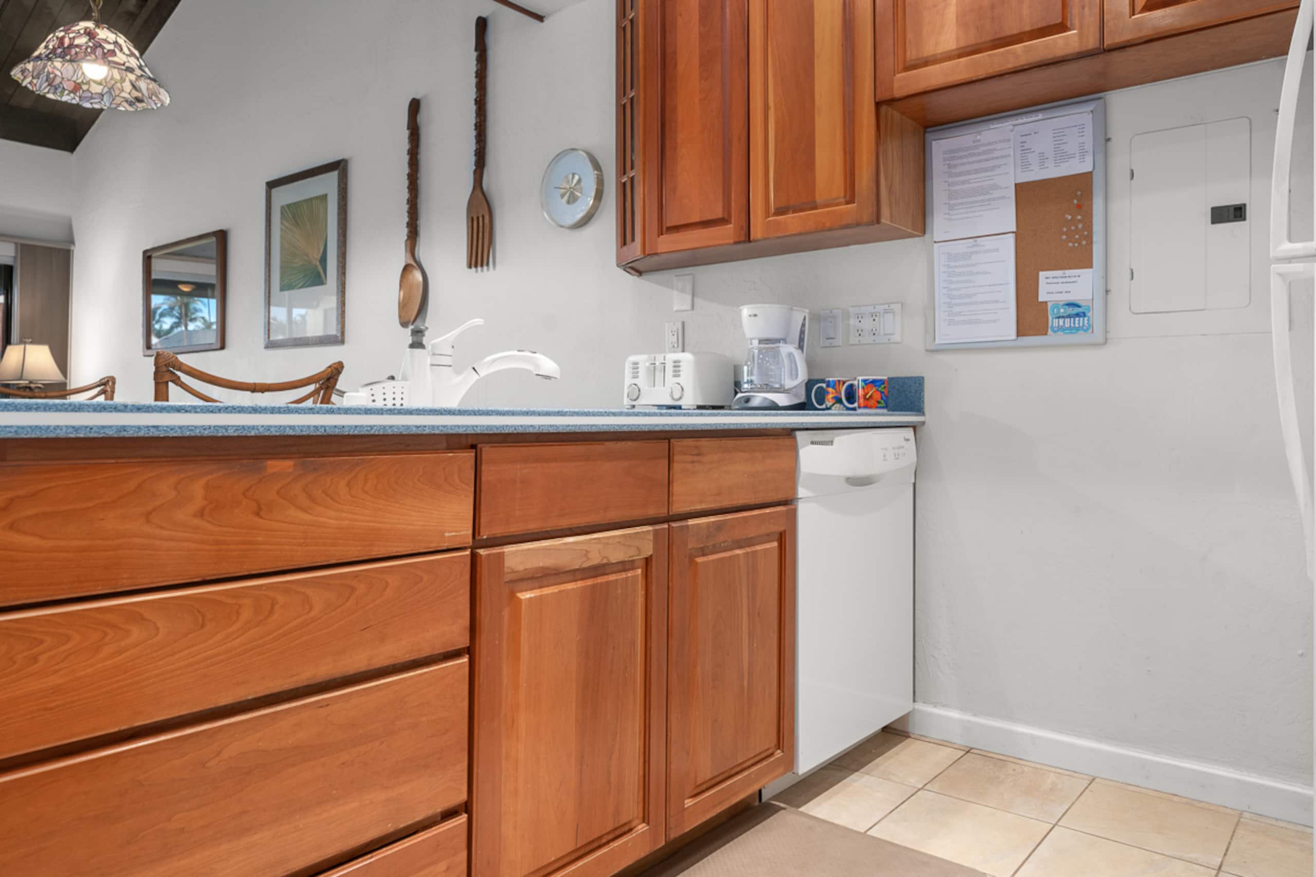 Conveniently located two bedroom two bath HK319 - Image 8