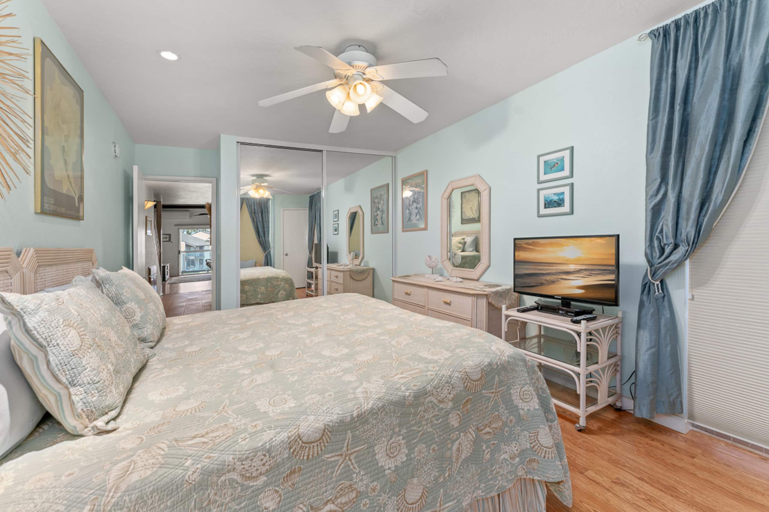 Conveniently located two bedroom two bath HK319 - Image 19
