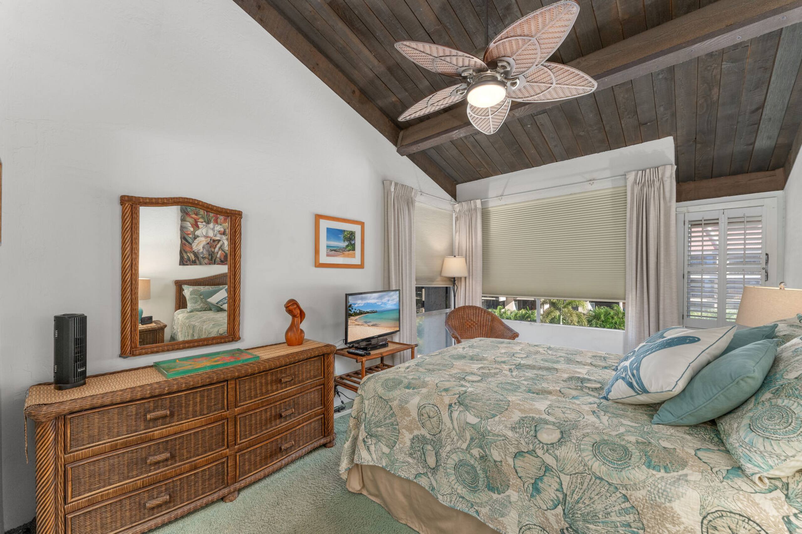 Conveniently located two bedroom two bath HK319 - Image 27
