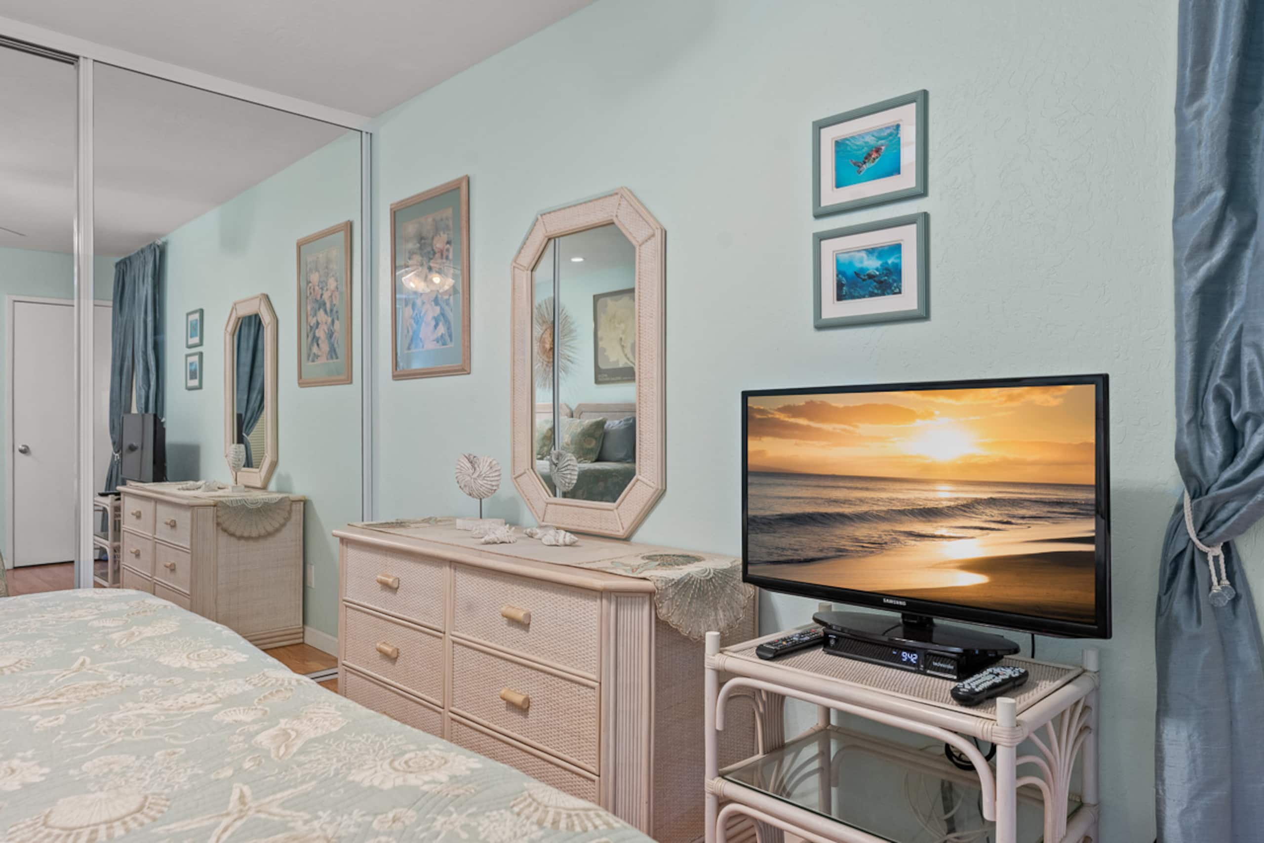 Conveniently located two bedroom two bath HK319 - Image 20