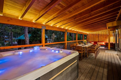 Palisades Retreat | King Suite, Hot Tub, Game Room