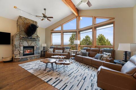Largest Custer Lodge-Sleeps 22