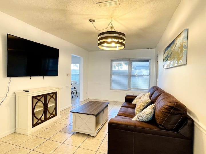 Spacious Duplex, Short Walk To The Beach, Shared P - North Myrtle Beach, SC