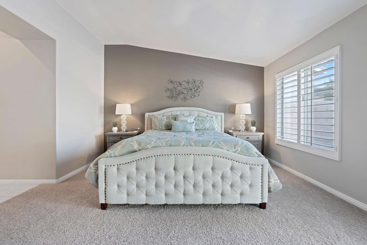 Serenity Oasis: Luxurious Indio Retreat W/ Private - Indio, CA