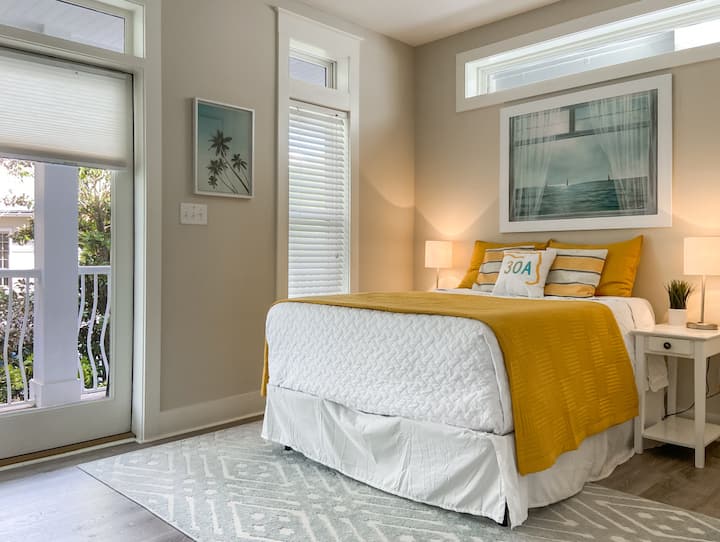 [Спална соба бр. 3, 2 кат] Кревет со целосна големина со сопствена бања и пристап до балкон