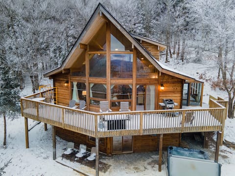 Hot Tub | Pool Table | 2 Living Rooms | Sleeps 18