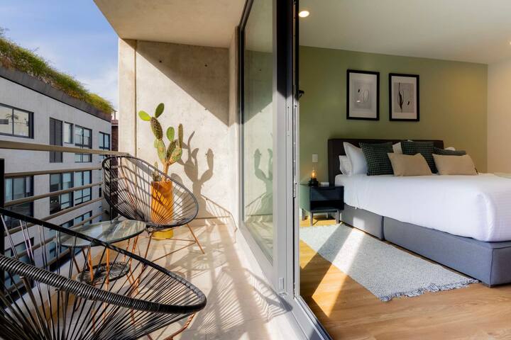 Capitalia | Balcony & Parking, Near Masaryk gallery image 4