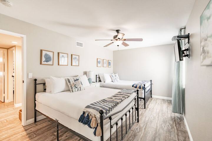 Surfside Charmer, Rooftop view, One Block to Beach gallery image 3