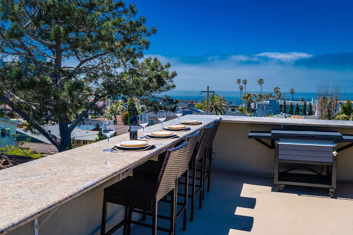 Surfside Charmer, Rooftop view, One Block to Beach