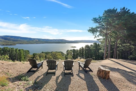 Lake Eildon Retreat- Private Boat Ramp - Sleeps 12