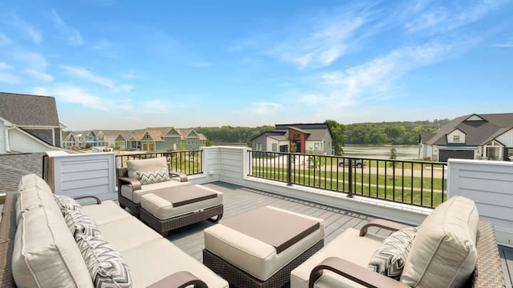 Rooftop Retreat - Harbor Inn - Ottawa, IL