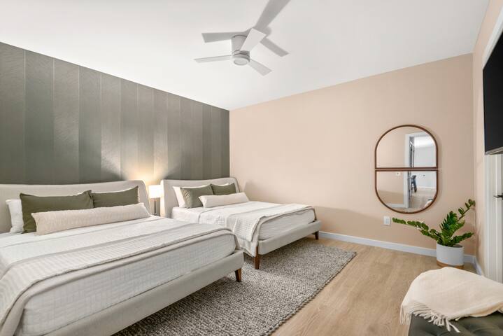 The Socialite – Luxe DT Nashville Retreat gallery image 3