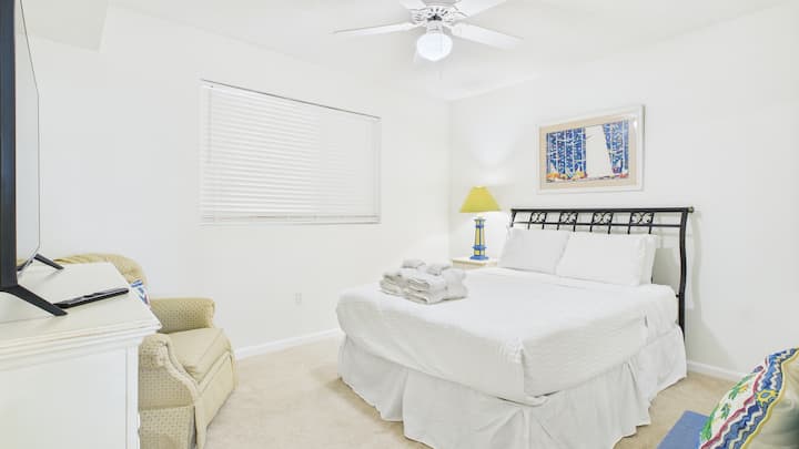 Spavaća soba za goste s bračnim krevetom i privatnom kupaonicom (za 2 osobe)