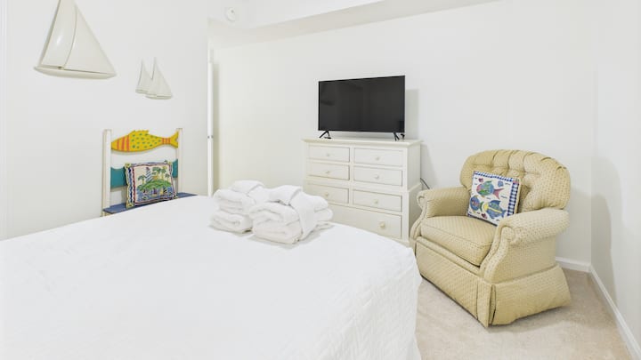 Spavaća soba za goste s bračnim krevetom i privatnom kupaonicom (za 2 osobe)