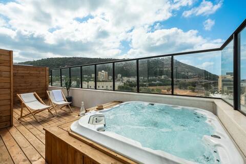 Pool & Jacuzzi Seaview Penthouse by Sea N' Rent