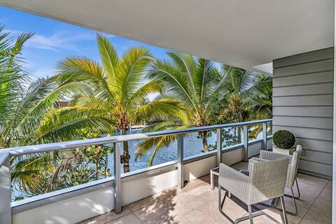 King Suite w balcony-Hosted by Sweetstay
