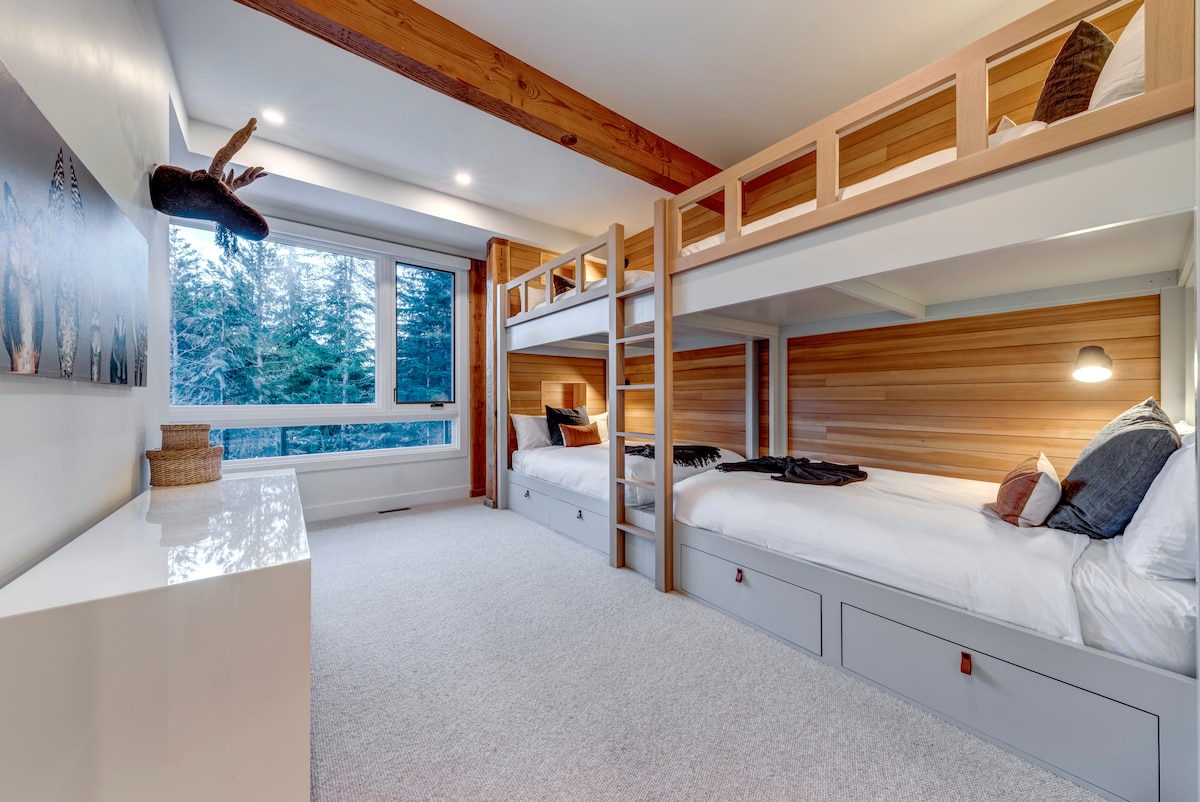 Dormitorio 4: 2 sets of double bunks + después