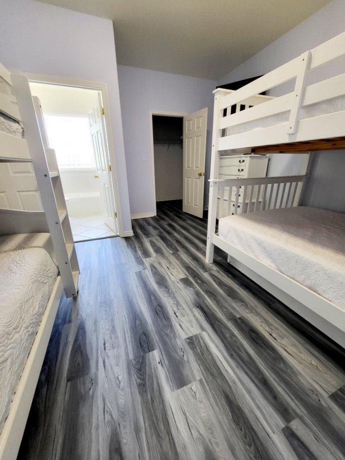 Segundo piso - Habitación con ️ literas: cama doble con cama nido + completa con baño privado