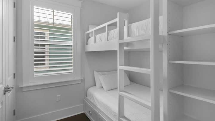 2 lôžka v plnej veľkosti - poschodová izba