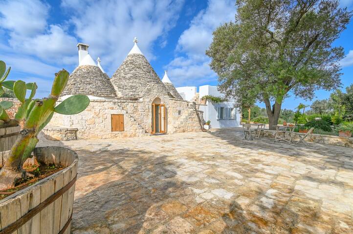 Villa Del Capitolo With Trullo gallery image 2