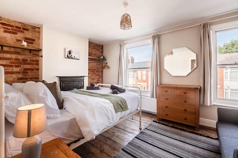 Host & Stay | Sherrington Road Abode