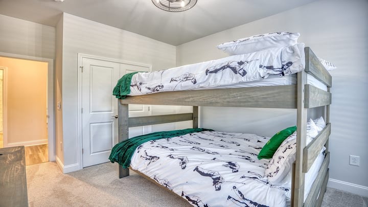 Køjesenge med queensize-dobbeltseng