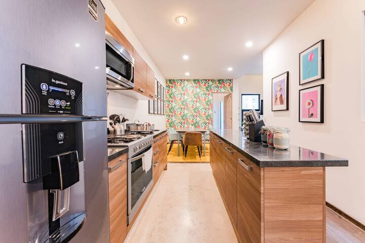 Roma Norte Best for Groups with Balcony, Parking gallery image 5