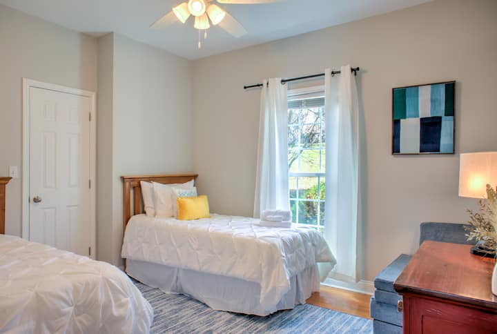 Chumba cha kulala cha Tatu - Vitanda Viwili Viwili