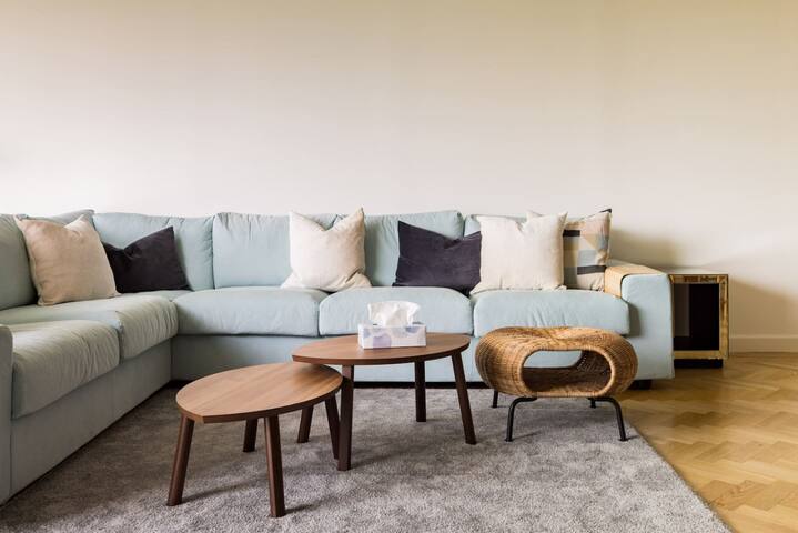 Spacious, Spotless 3-Bed Apt by Paddington Station gallery image 2