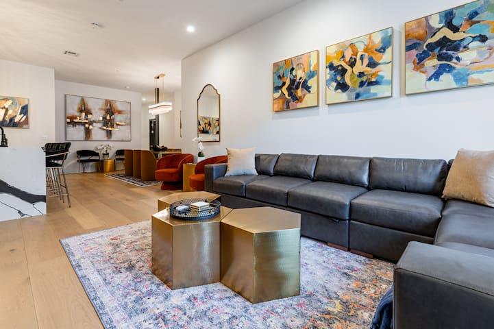 The Streetcar – The Little Lagniappe on St Charles gallery image 2